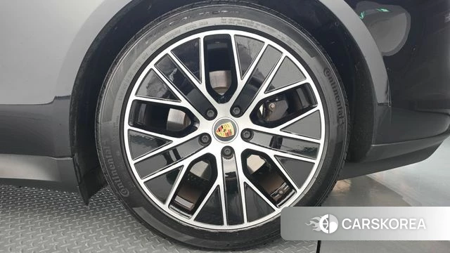 Porsche Taycan id 5027689 из Кореи 13