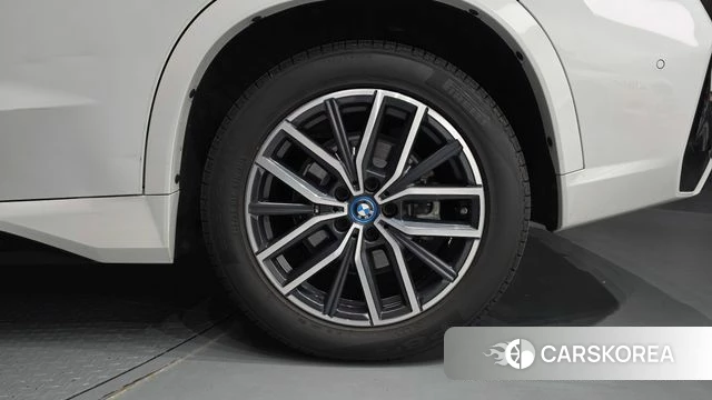 BMW iX1 (U11) id 5021673 из Кореи 13