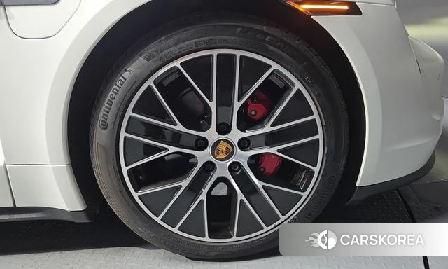 Porsche Taycan id 4958738 из Кореи 13