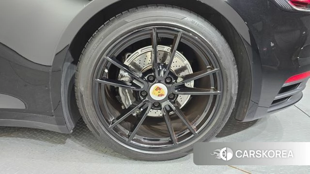 Porsche 911(992) id 4764543 из Кореи 13