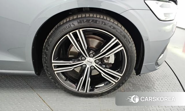 Volvo S60 3rd generation id 5013468 из Кореи 13