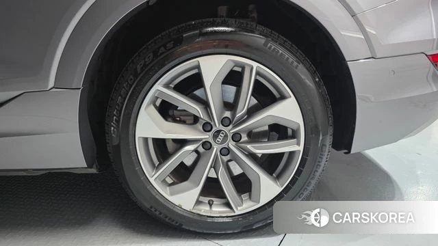 Audi e-Tron id 4906170 из Кореи 13