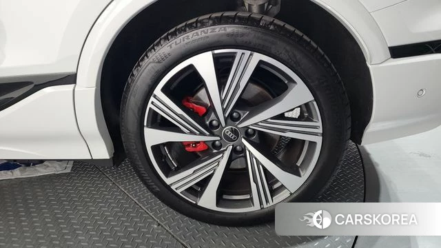 Audi SQ6 e-Tron (GF) id 4329323 из Кореи 13