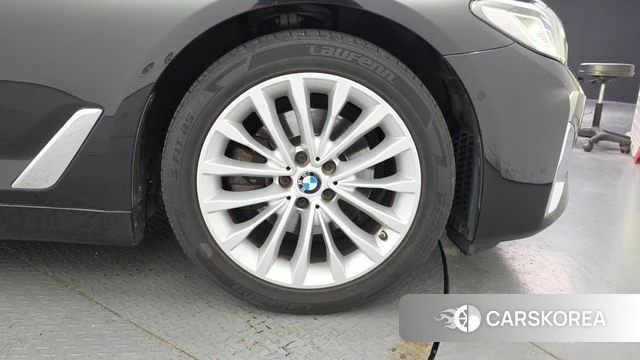 BMW 5 Series (G30) id 5027806 из Кореи 13