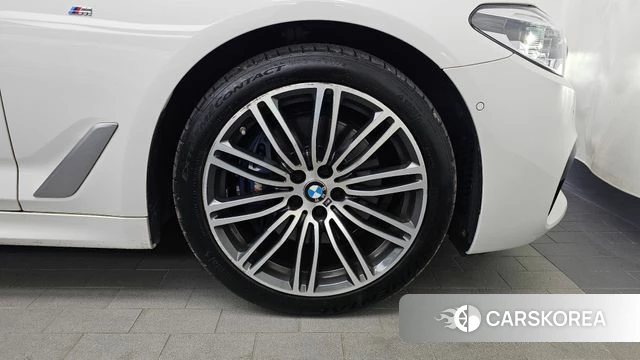 BMW 5 Series (G30) id 5042043 из Кореи 13