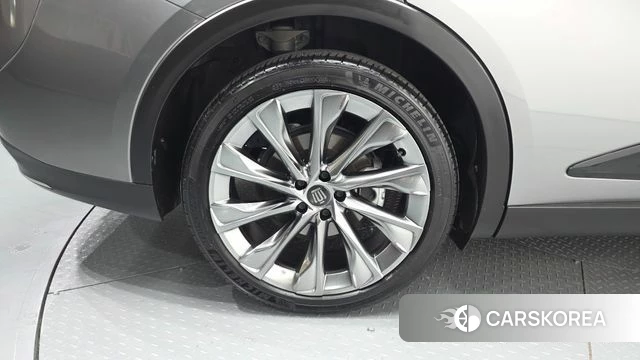 Toyota Crown Crossover id 5045632 из Кореи 13