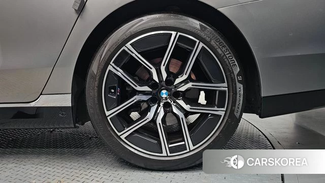 BMW 7 Series (G70) id 4980248 из Кореи 13
