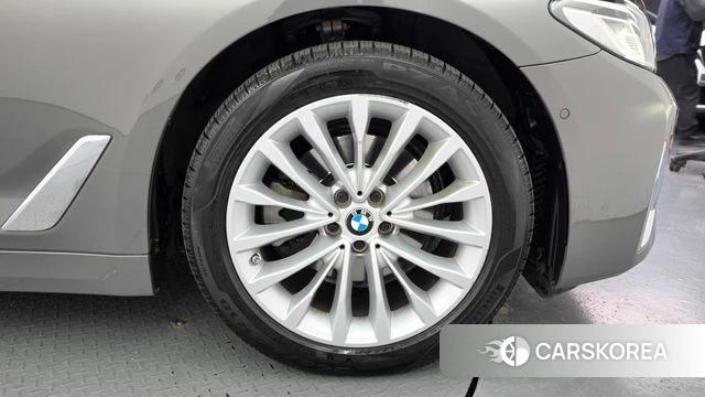 BMW 5 Series (G30) id 5047152 из Кореи 13