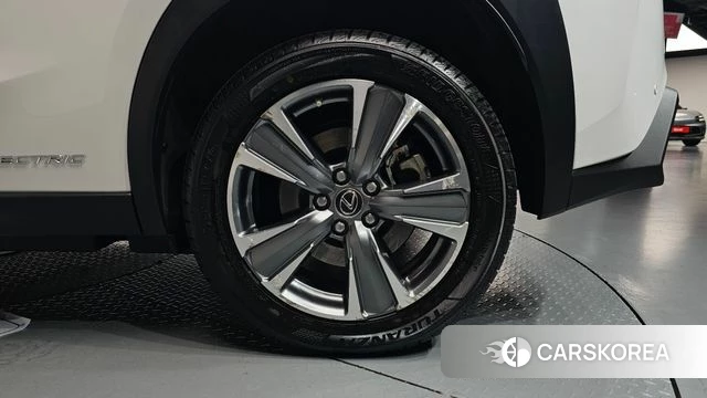 Lexus UX300e id 4905858 из Кореи 13