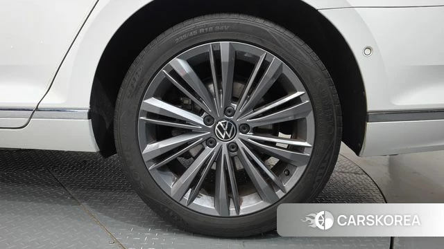Volkswagen Passat GT (B8) id 4942549 из Кореи 13