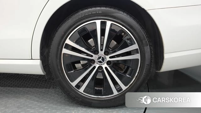 Mercedes-Benz E-Class W213 id 5003649 из Кореи 13
