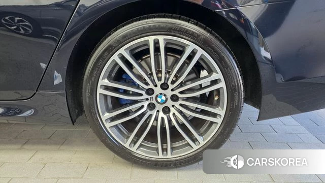 BMW 5 Series (G30) id 4978103 из Кореи 13
