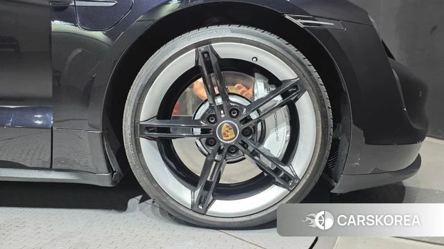 Porsche Taycan id 5016393 из Кореи 13
