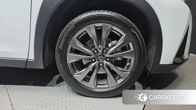 Lexus UX250h id 5028025 из Кореи 13