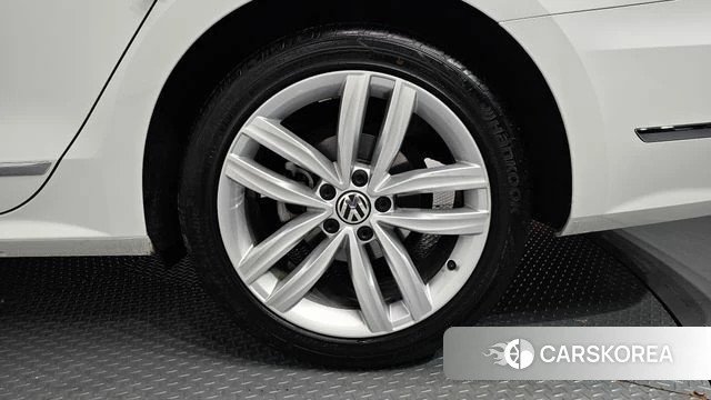 Volkswagen The New Passat id 5029327 из Кореи 13