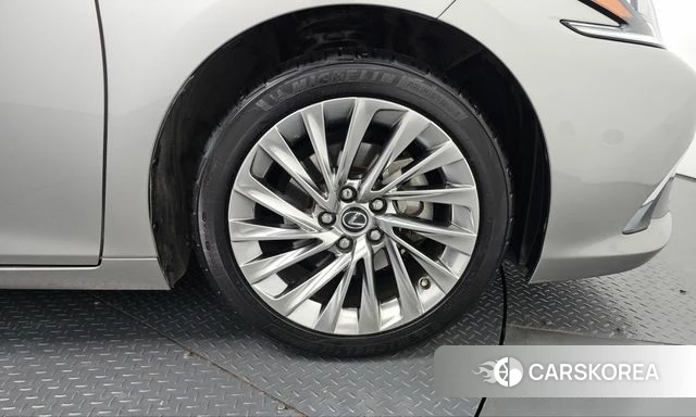 Lexus ES300h 7th generation id 5045993 из Кореи 13