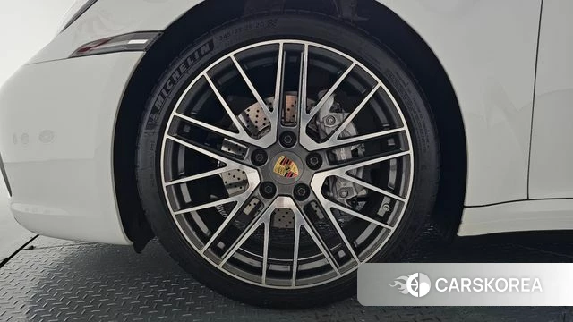 Porsche 911(992) id 4964815 из Кореи 13