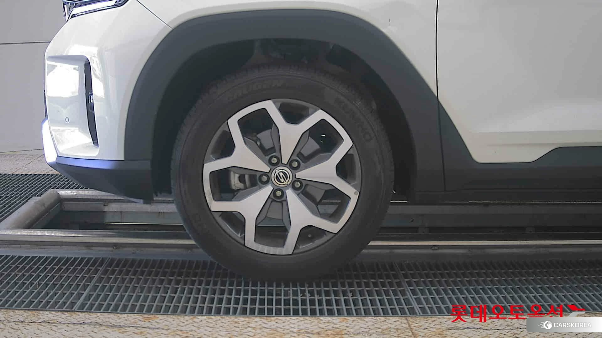 SsangYong Torres id 4990100 из Кореи 13