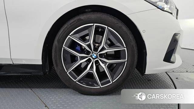 BMW 5 Series (G60) id 5032809 из Кореи 13