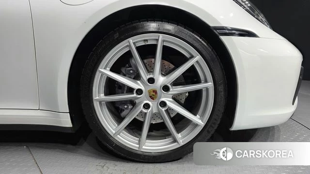 Porsche 911(992) id 5047718 из Кореи 13
