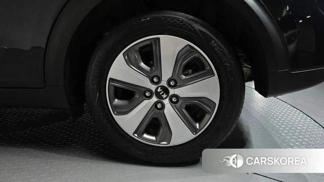 Kia Niro id 5042239 из Кореи 13