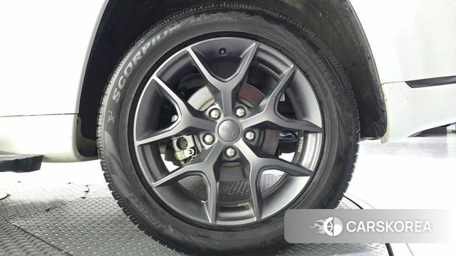 Jeep Grand Cherokee id 5028955 из Кореи 13