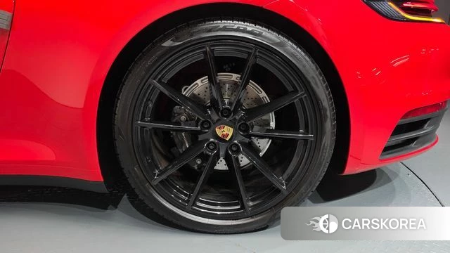 Porsche 911(992) id 4792207 из Кореи 13