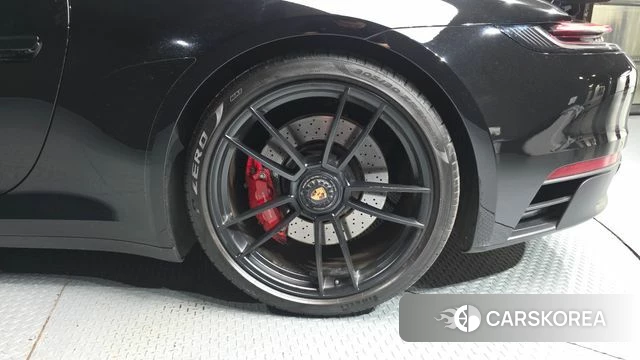 Porsche 911(992) id 4572065 из Кореи 13