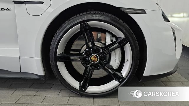 Porsche Taycan id 4834760 из Кореи 13