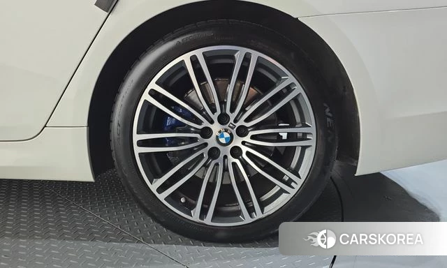BMW 5 Series (G30) id 4966935 из Кореи 13