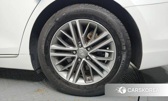 Hyundai Grandeur IG id 5018476 из Кореи 13