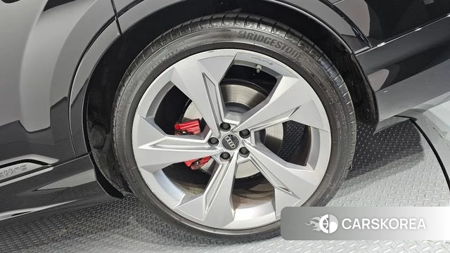 Audi SQ7 (4M) id 4767376 из Кореи 13