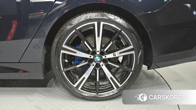 BMW 5 Series (G60) id 5025964 из Кореи 13