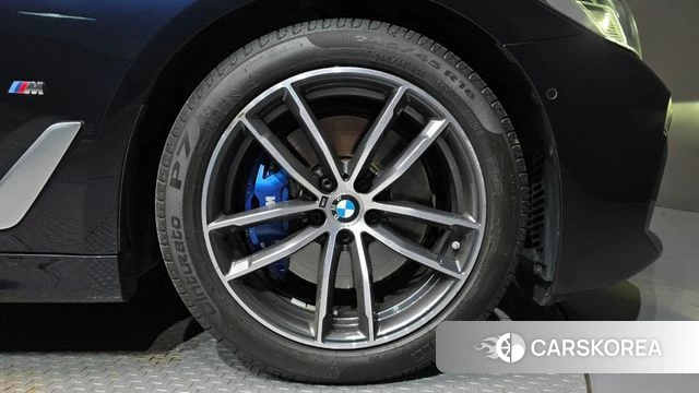 BMW 5 Series (G30) id 5002508 из Кореи 13