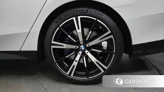 BMW 5 Series (G60) id 5032685 из Кореи 13