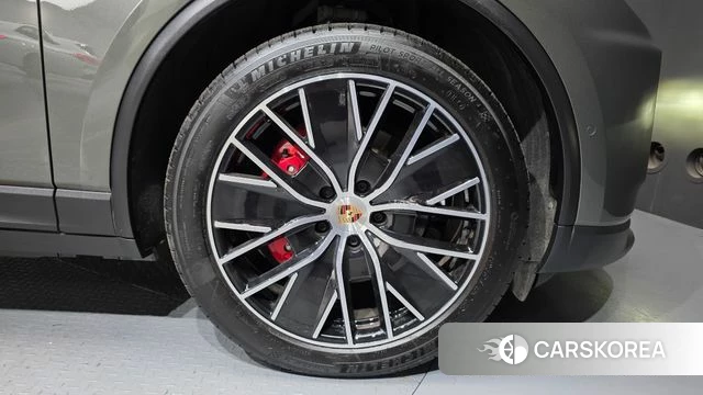 Porsche Makan EV id 4921180 из Кореи 13
