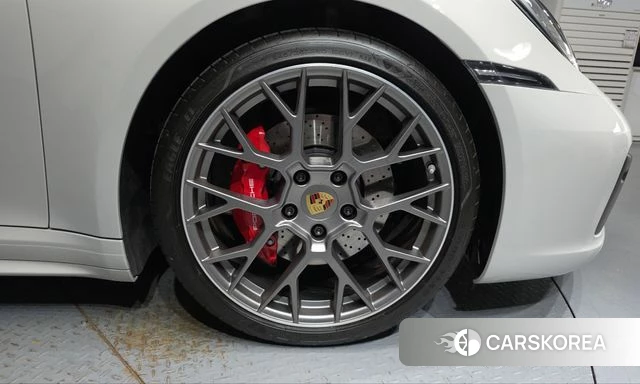 Porsche 911(992) id 5023449 из Кореи 13
