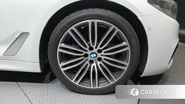 BMW 5 Series (G30) id 4967664 из Кореи 13