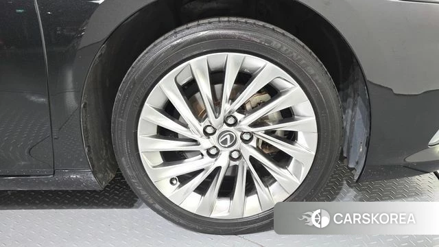 Lexus ES300h 7th generation id 4929388 из Кореи 13