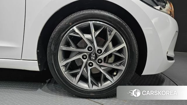 Hyundai Avante AD id 4998786 из Кореи 13