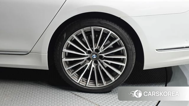 BMW 7 Series (G11) id 5047605 из Кореи 13