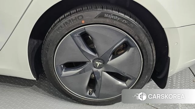 Tesla Model 3 id 4683761 из Кореи 13