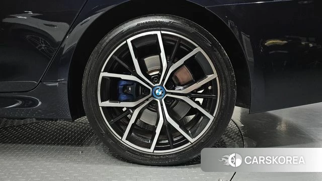 BMW 5 Series (G30) id 5017434 из Кореи 13