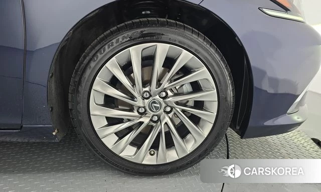 Lexus ES300h 7th generation id 4967383 из Кореи 13