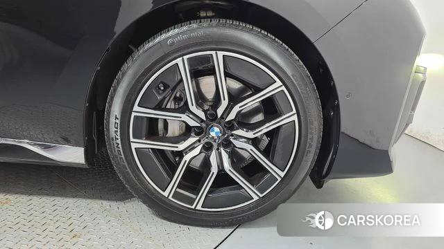 BMW 7 Series (G70) id 4935359 из Кореи 13