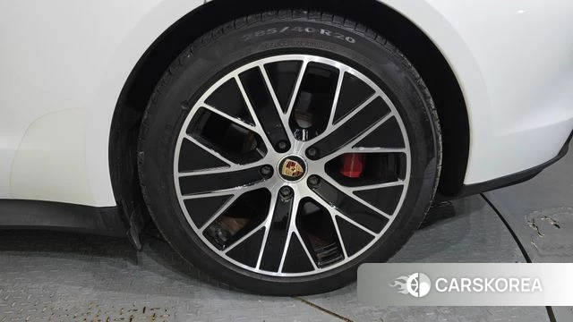 Porsche Taycan id 4745921 из Кореи 13