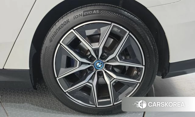 BMW i5 (G60) id 4934915 из Кореи 13