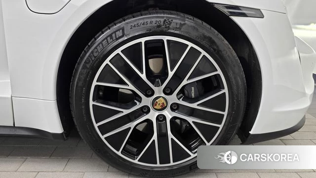 Porsche Taycan id 4985678 из Кореи 13