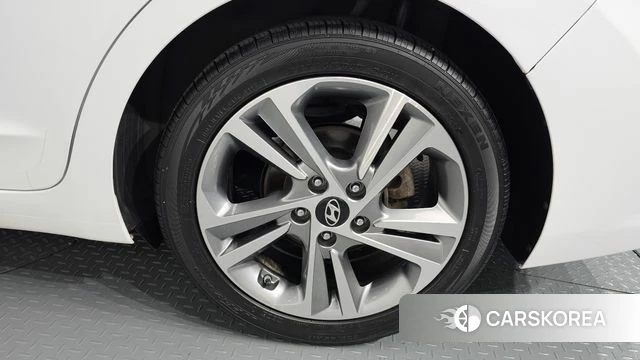 Hyundai Avante AD id 4785786 из Кореи 13