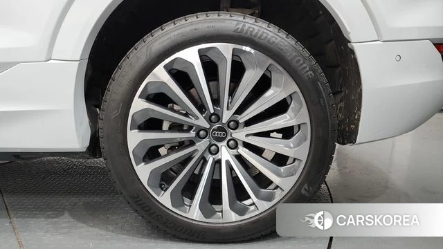 Audi Q8 e-Tron (GE) id 4904434 из Кореи 13